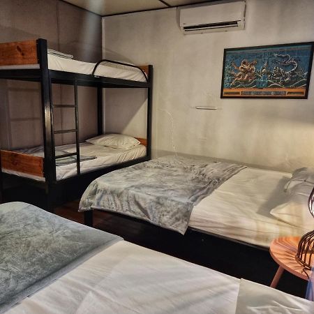 Treehouse Hostel 古晋 外观 照片