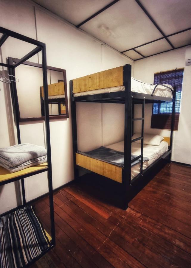 Treehouse Hostel 古晋 外观 照片