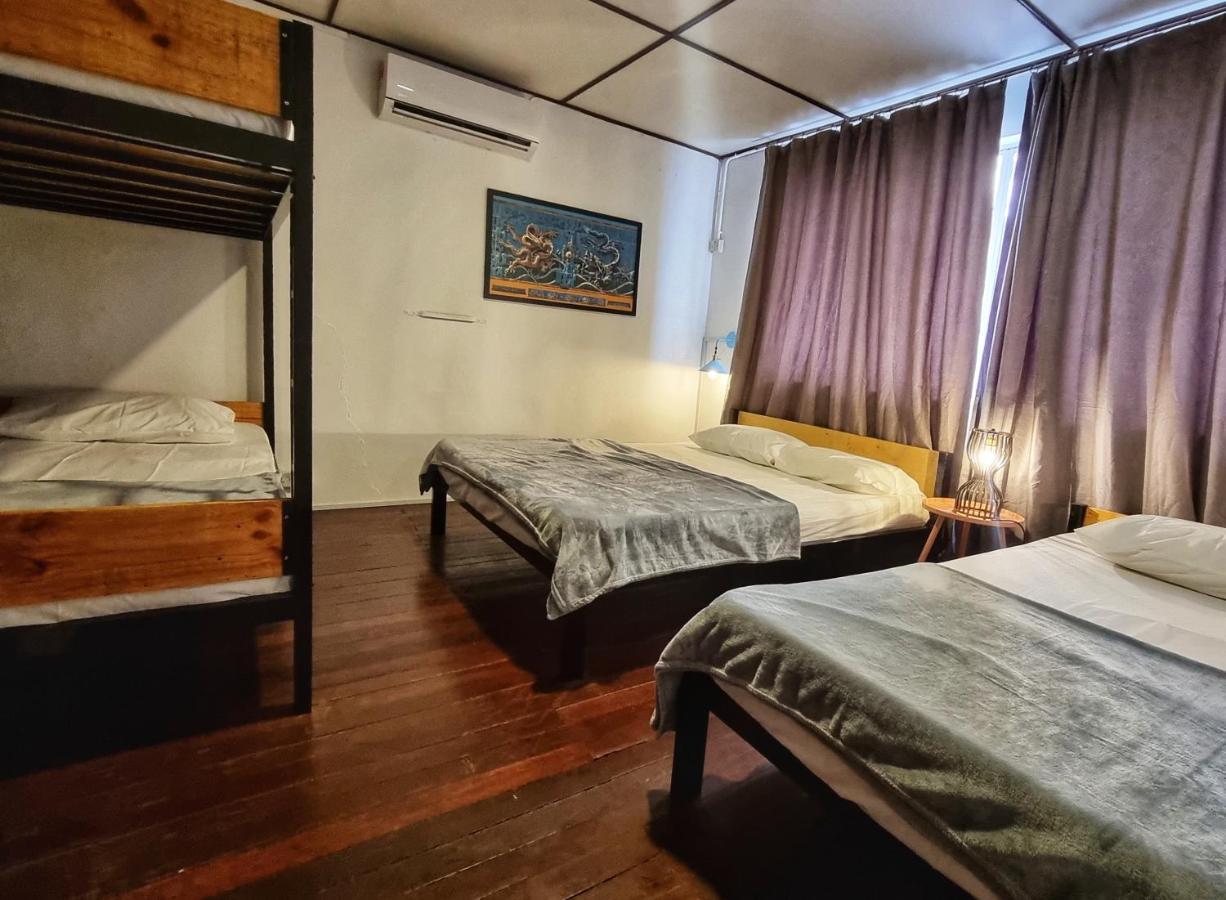 Treehouse Hostel 古晋 外观 照片